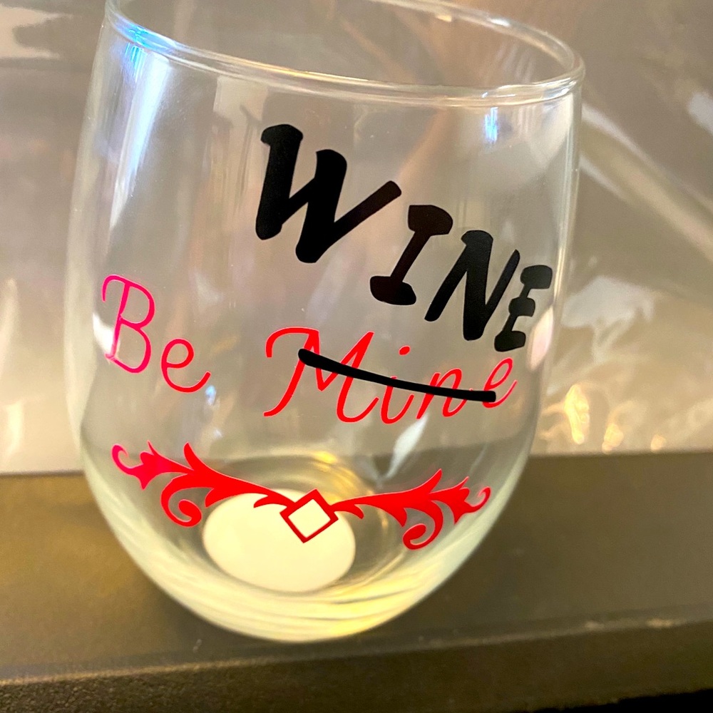 Valentines day wine glass